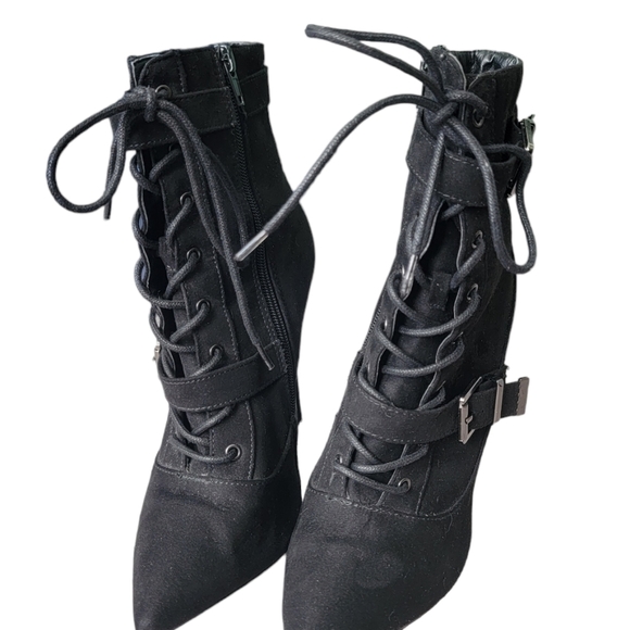 Shoe Dazzle Maxwell Lace-Up Pointed Toe Black Witch Bootie Size 7 - Picture 6 of 12